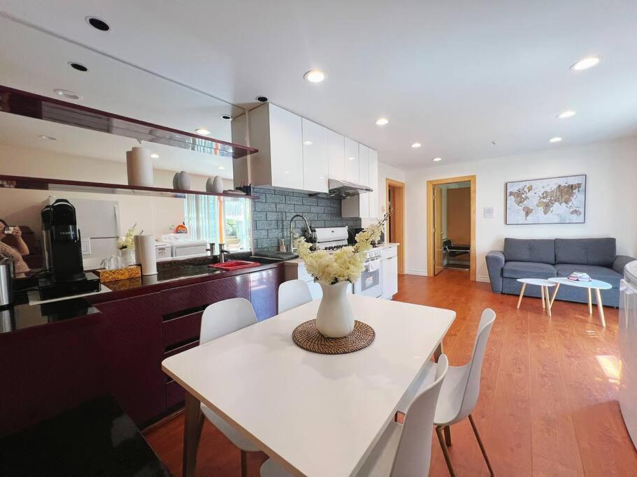 Chic 2Br Suite In Vancouver West~Ubc & Downtown Exterior foto